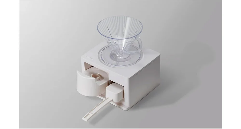BPA-free Tritan dripper and dedicated storage case for the STEAM 100 Barista system, ensuring safe and tidy use. (cp-abnc100)